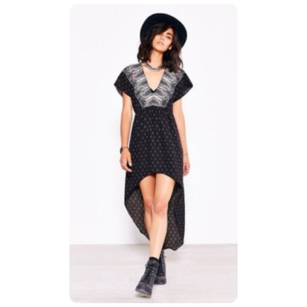 !! NWT Ecote Urban Outfitters Black Motif High Low Dress sz M